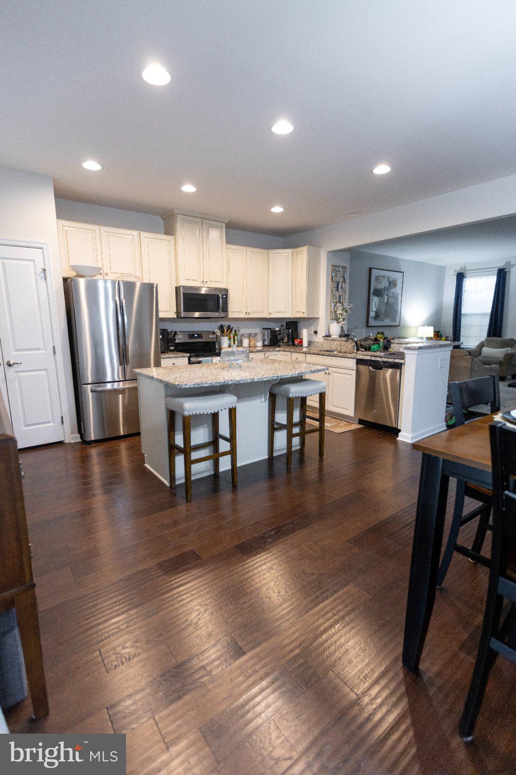 PKWY AT SOUTHRIDGE - Residential