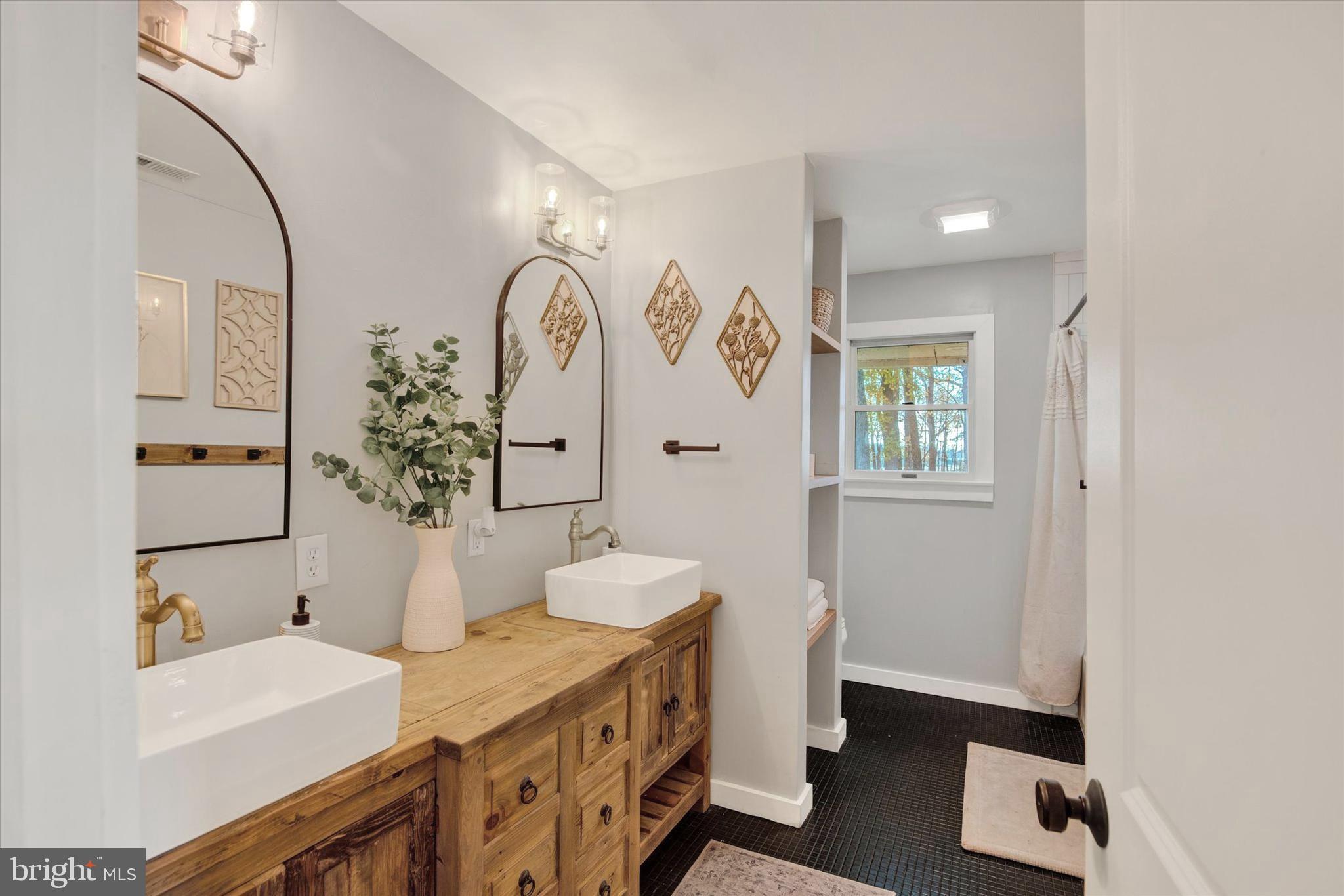 JARRETTSVILLE - Residential