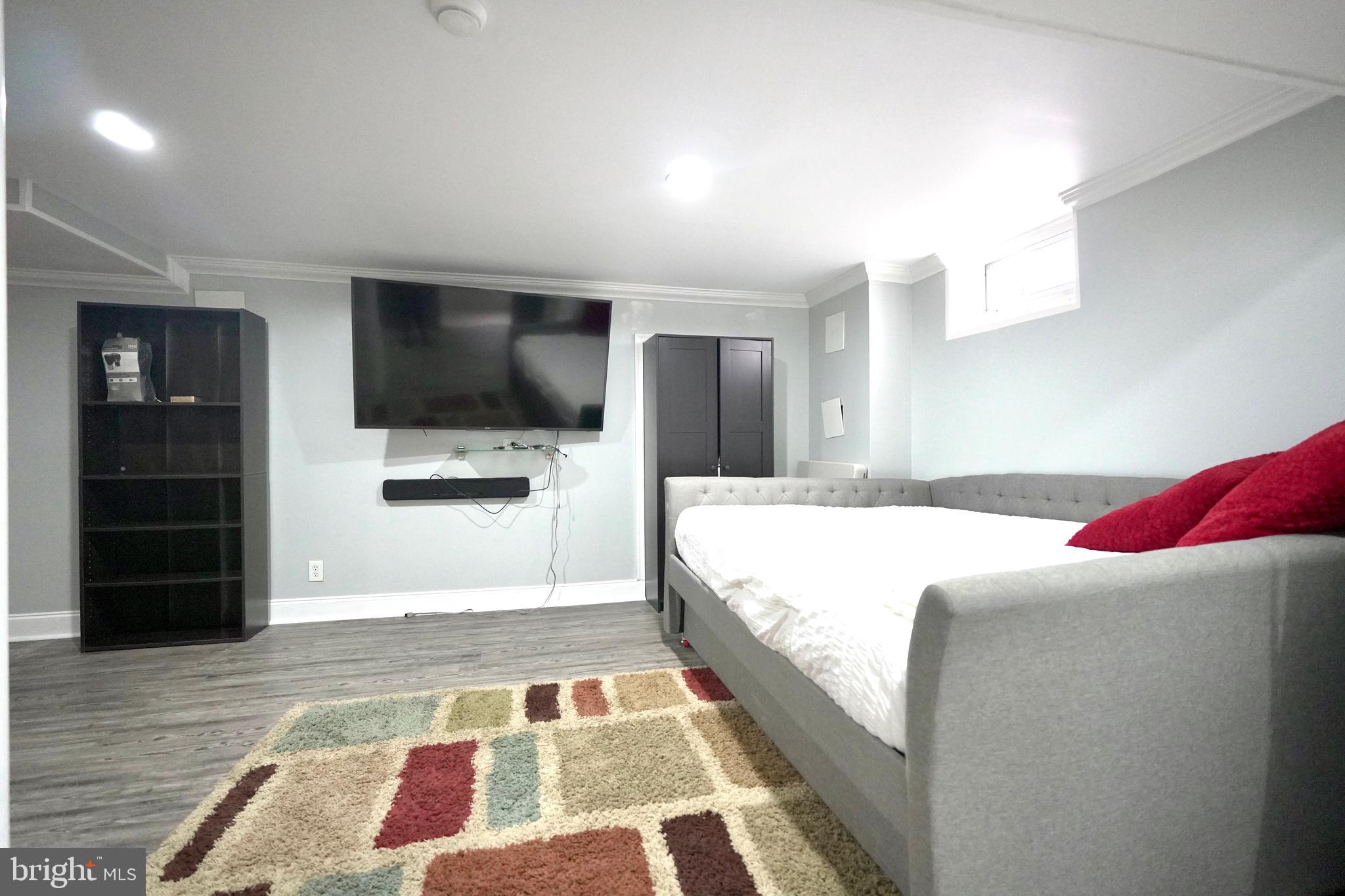 HILLCREST GARDENS - Residential Lease