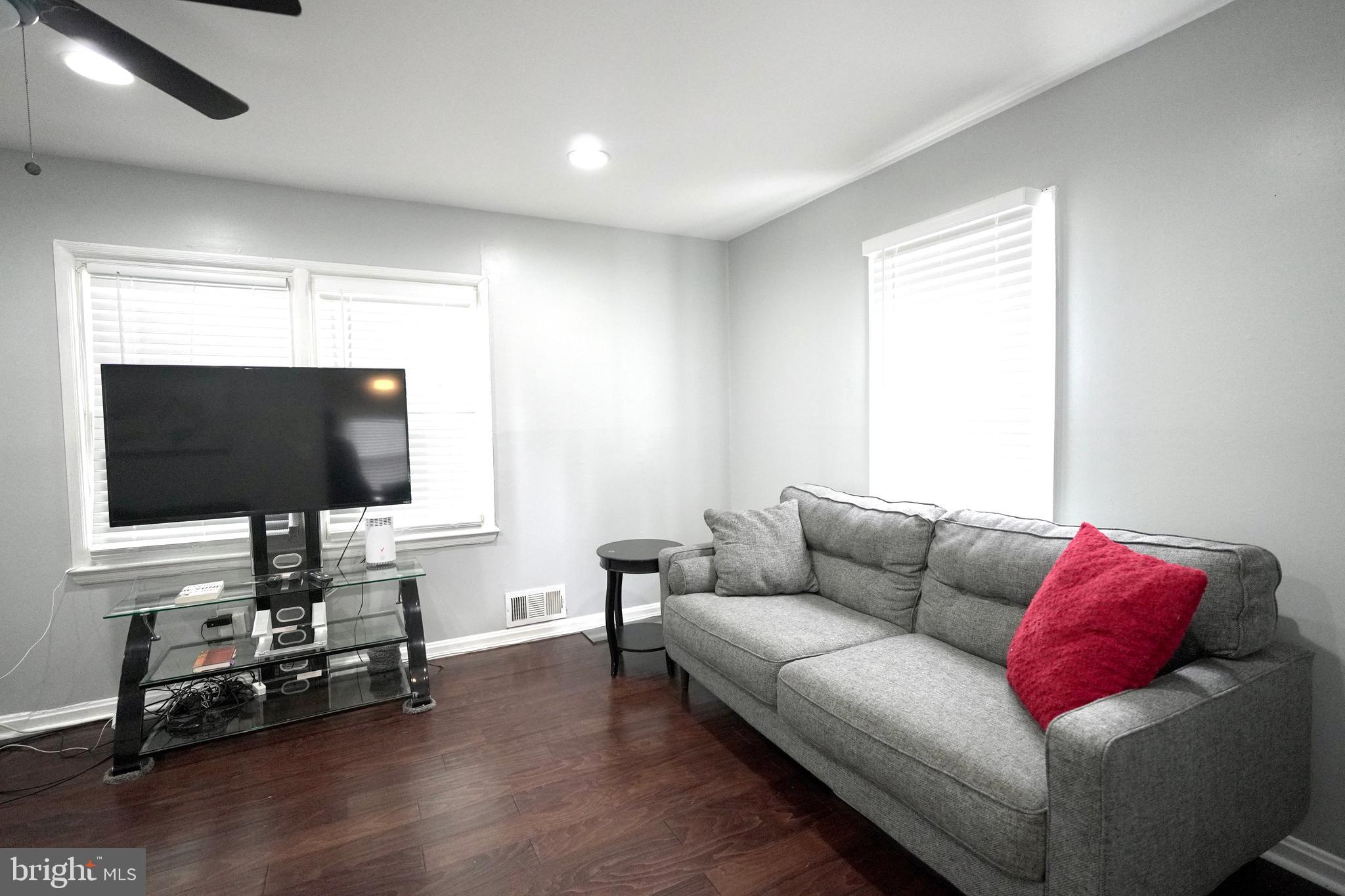 HILLCREST GARDENS - Residential Lease