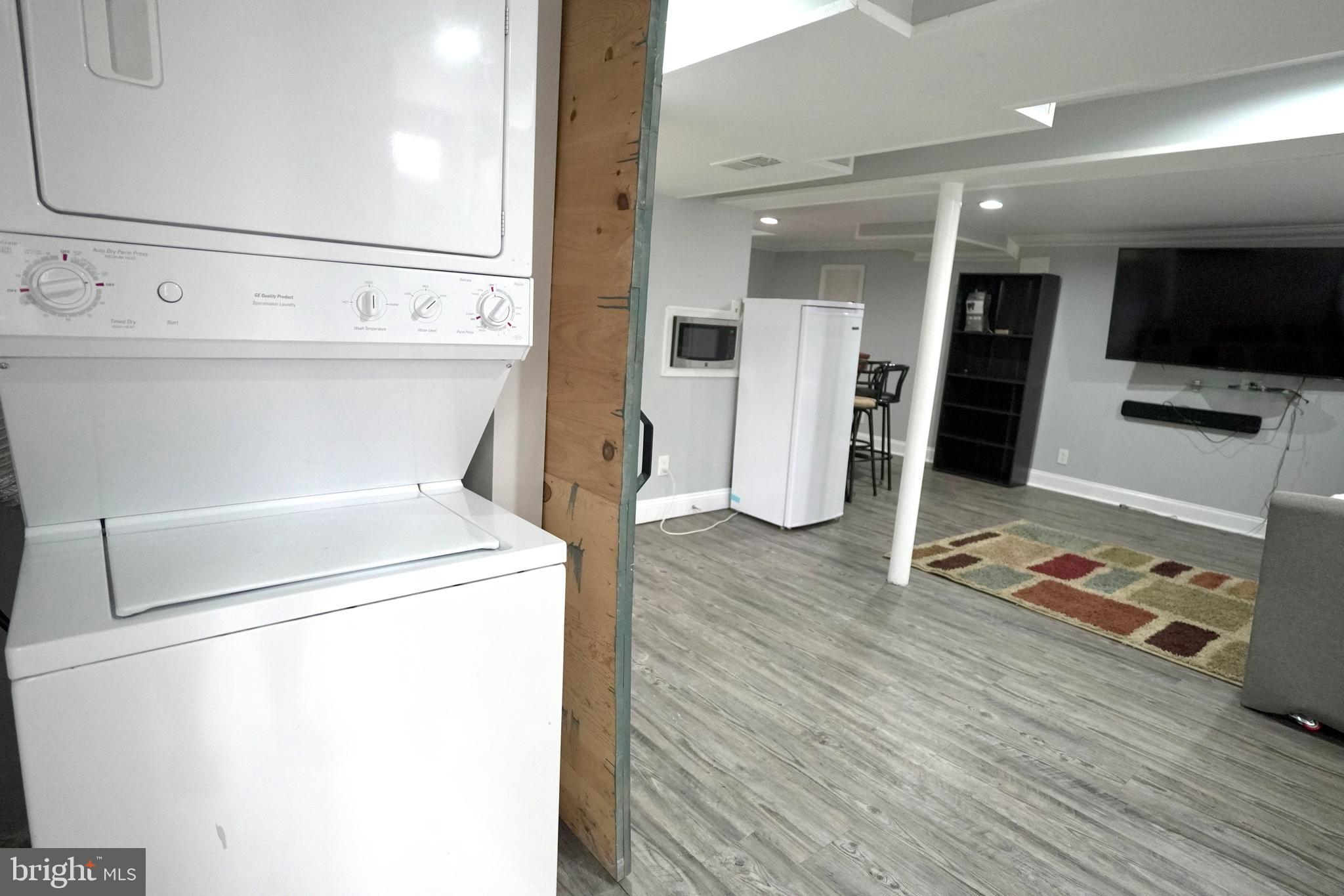 HILLCREST GARDENS - Residential Lease