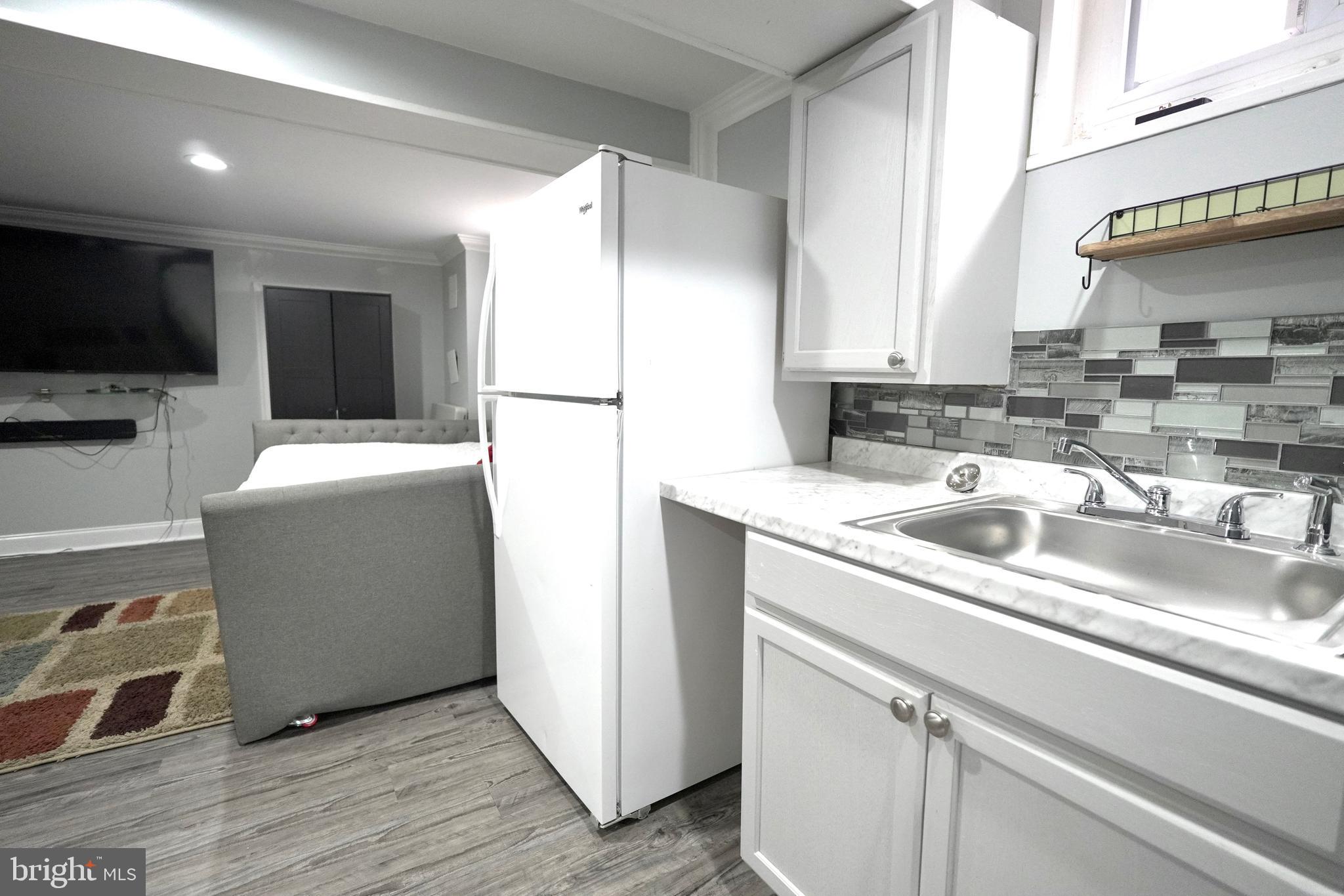 HILLCREST GARDENS - Residential Lease