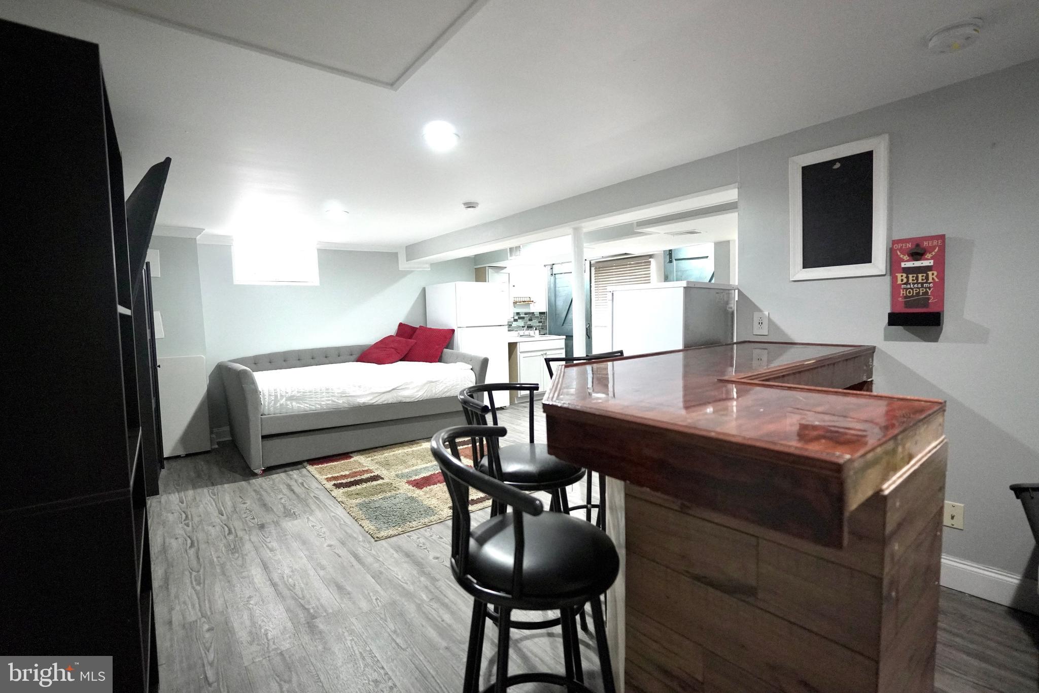 HILLCREST GARDENS - Residential Lease