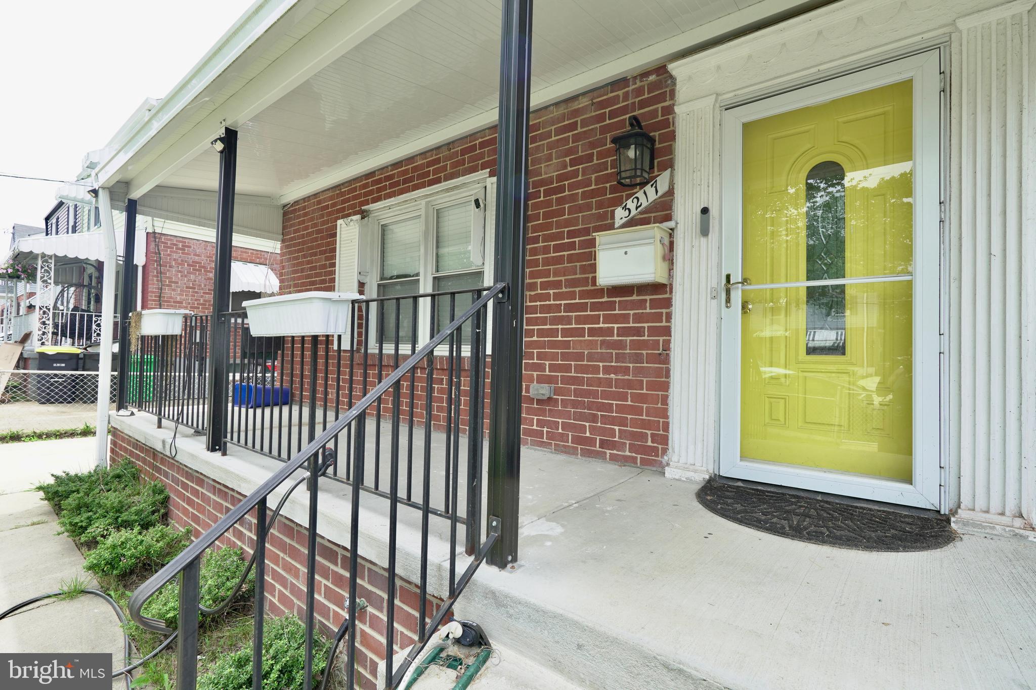 HILLCREST GARDENS - Residential Lease