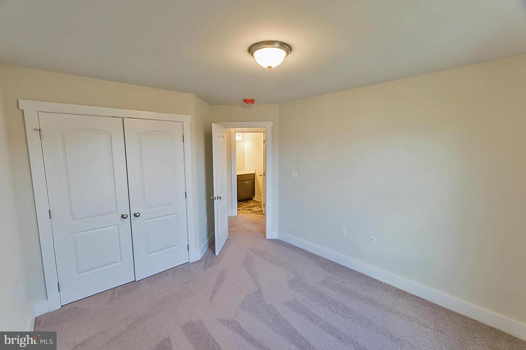 CHARLES TOWN - Residential