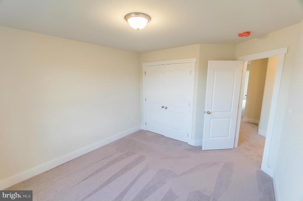 CHARLES TOWN - Residential