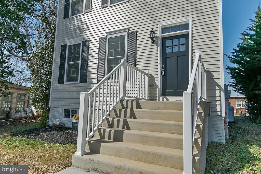 CHARLES TOWN - Residential