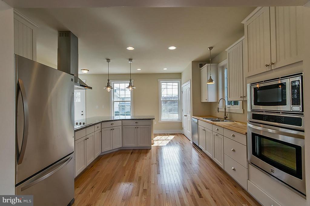 CHARLES TOWN - Residential