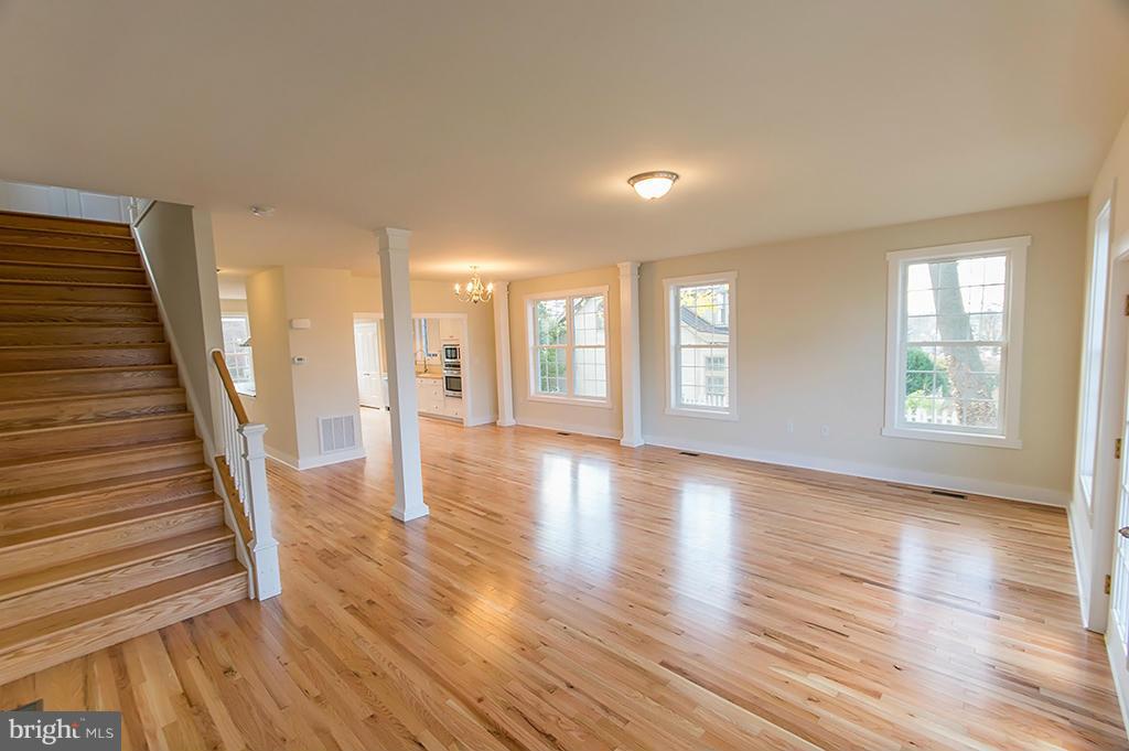 CHARLES TOWN - Residential