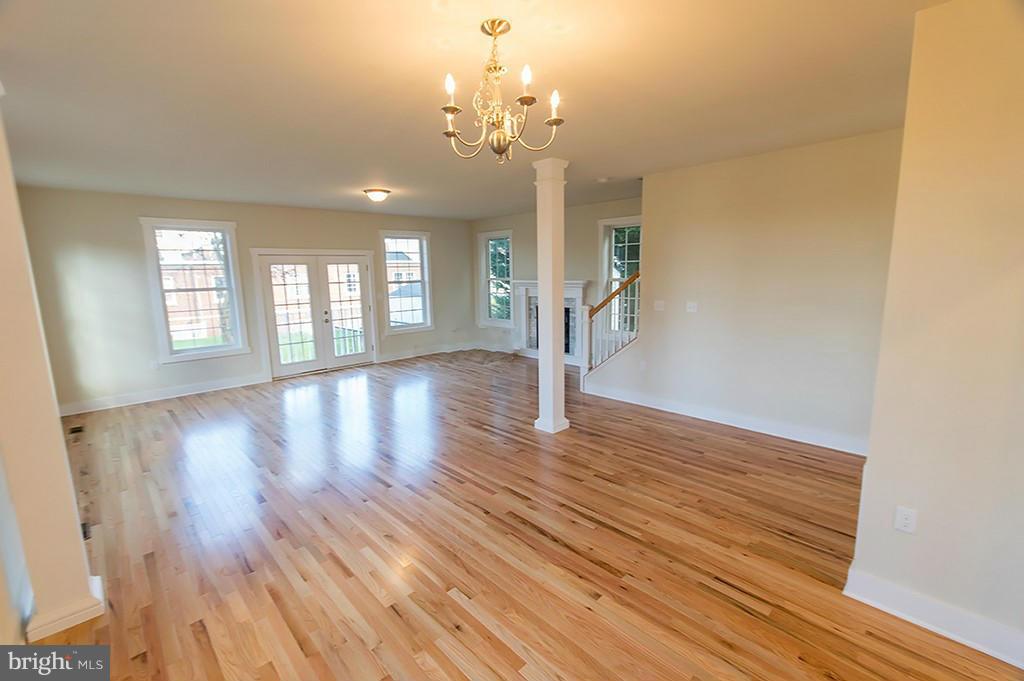 CHARLES TOWN - Residential