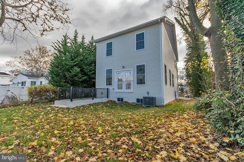 CHARLES TOWN - Residential