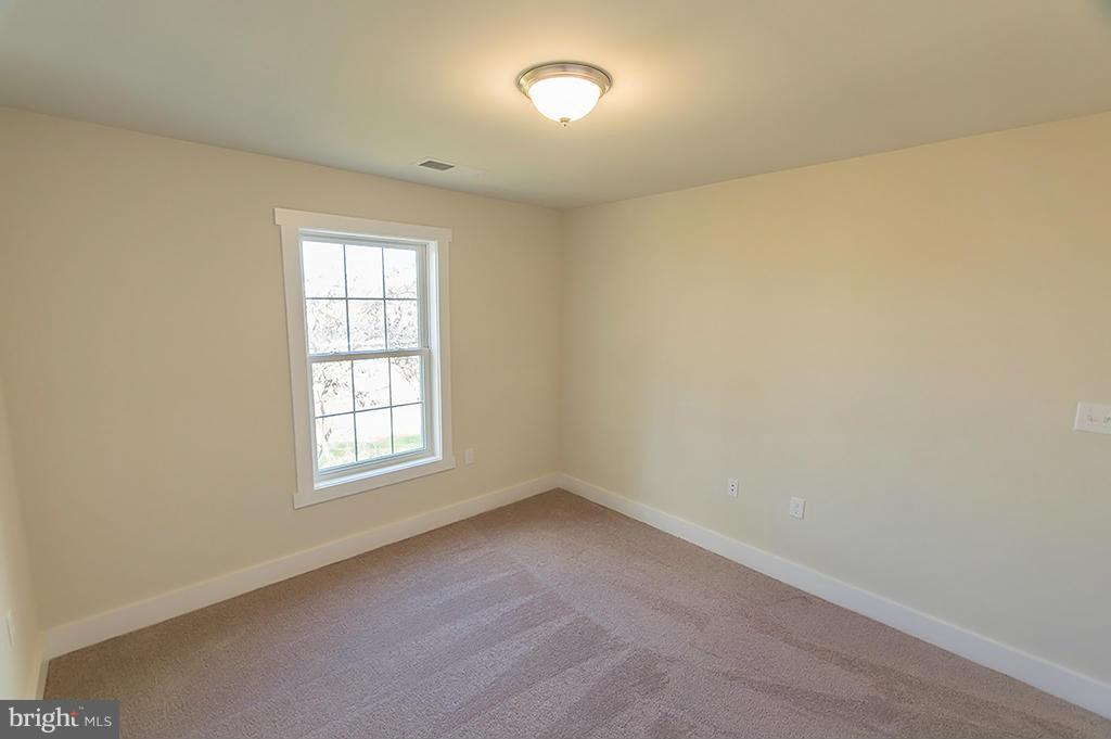 CHARLES TOWN - Residential