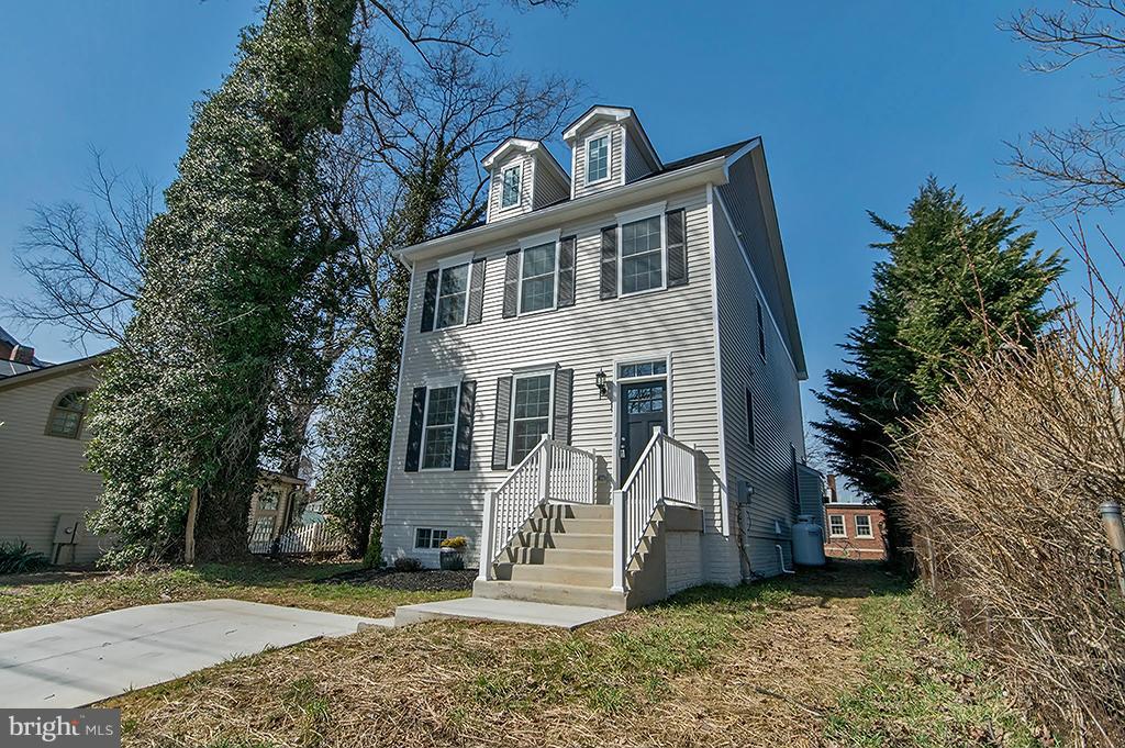 CHARLES TOWN - Residential