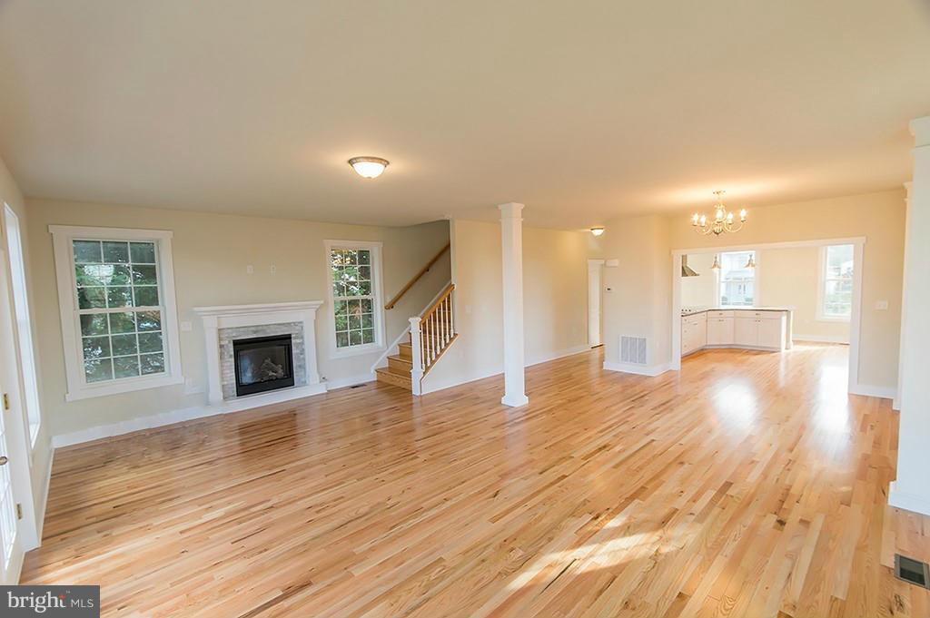 CHARLES TOWN - Residential