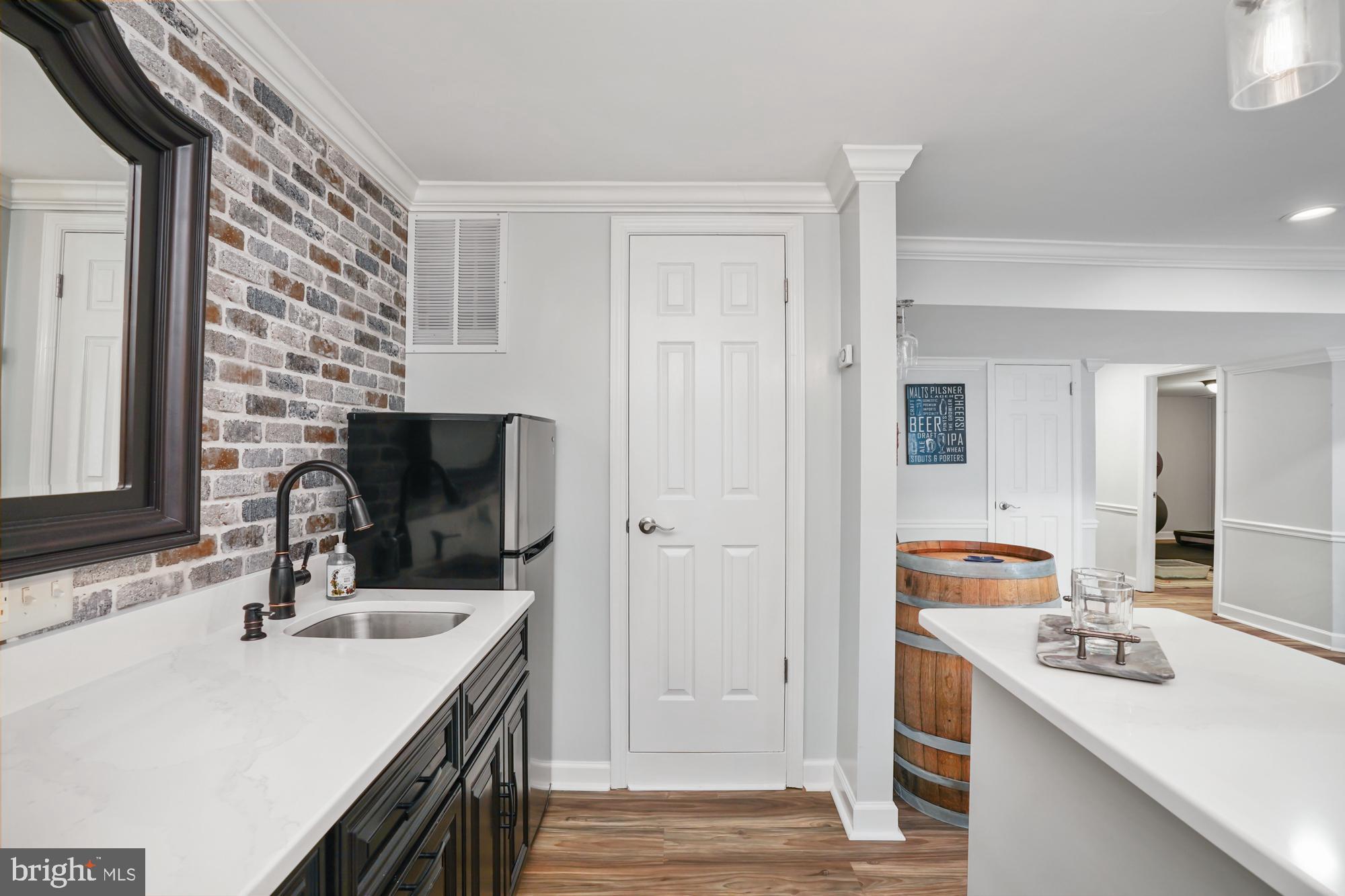 SIGNAL HILL - Residential