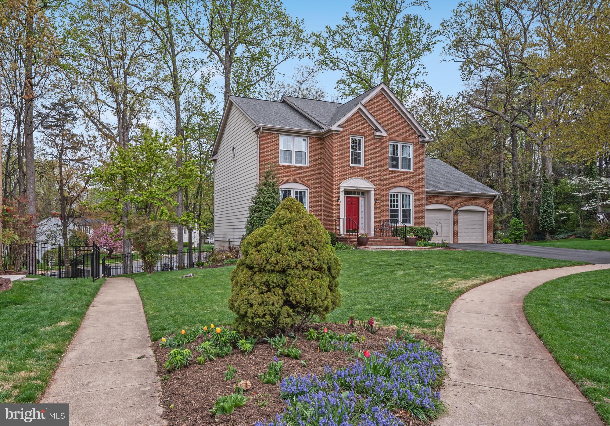 SIGNAL HILL - Residential