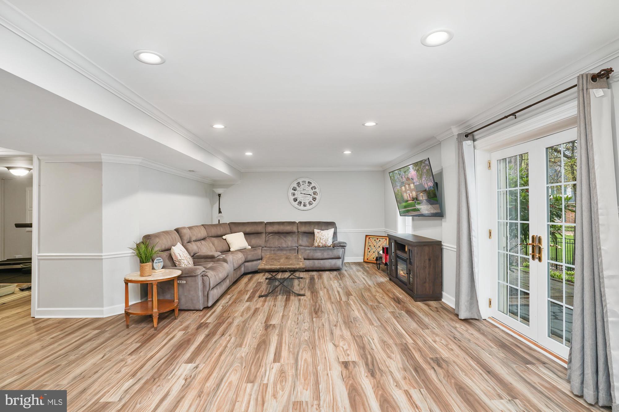 SIGNAL HILL - Residential