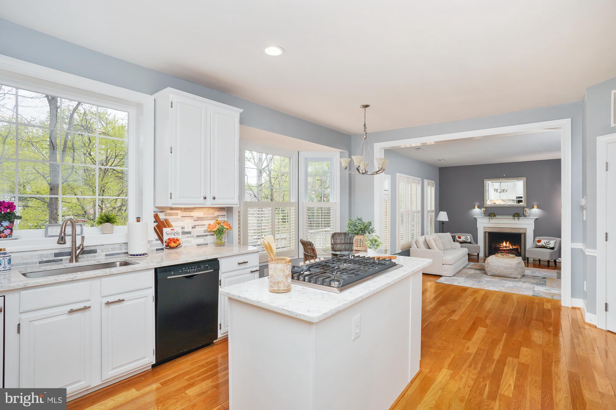 SIGNAL HILL - Residential