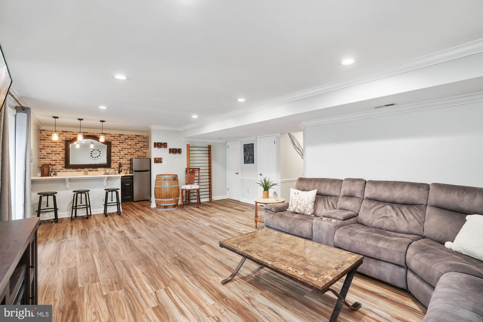 SIGNAL HILL - Residential