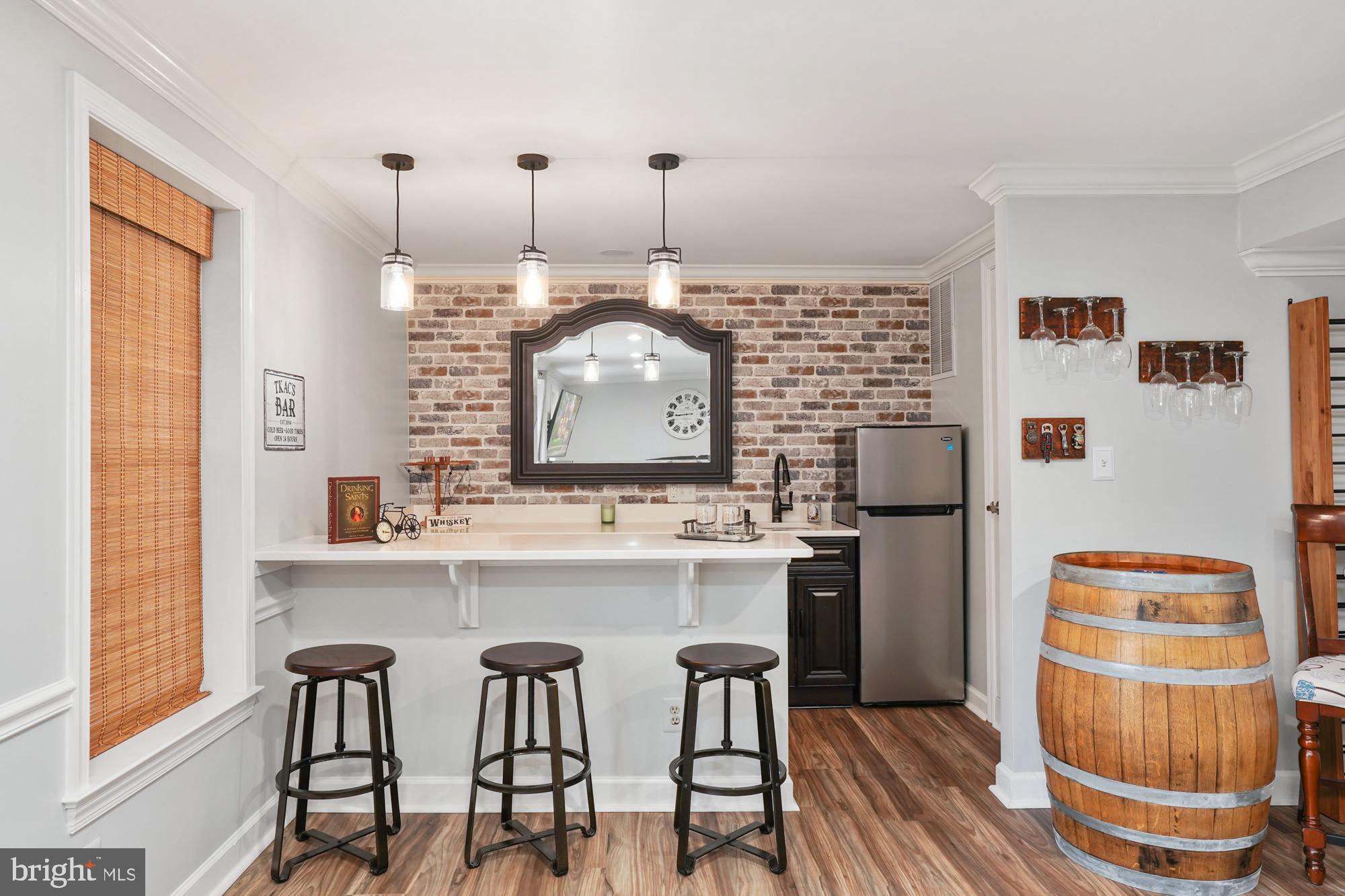 SIGNAL HILL - Residential