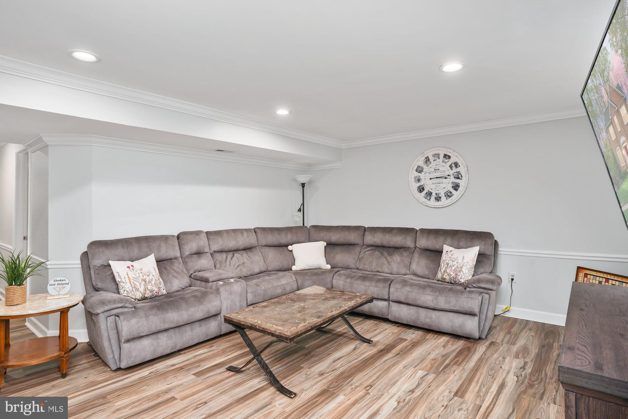 SIGNAL HILL - Residential