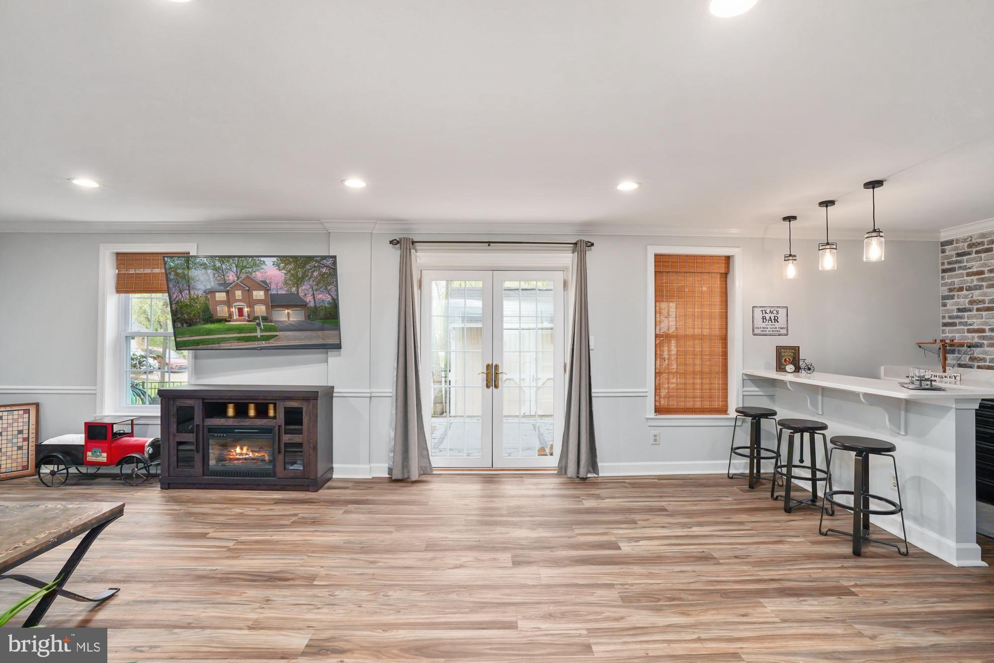 SIGNAL HILL - Residential