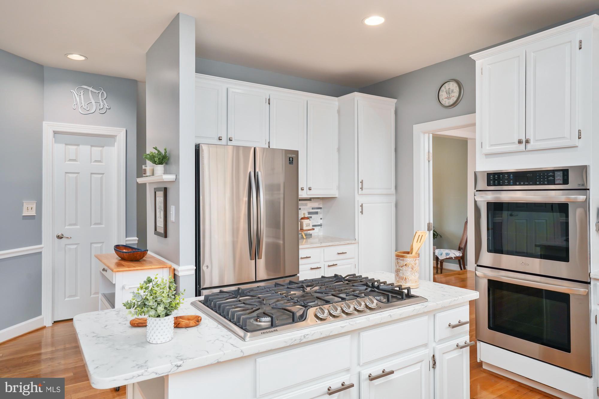 SIGNAL HILL - Residential