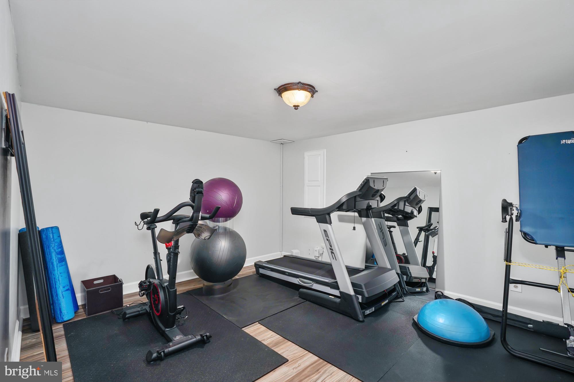 SIGNAL HILL - Residential