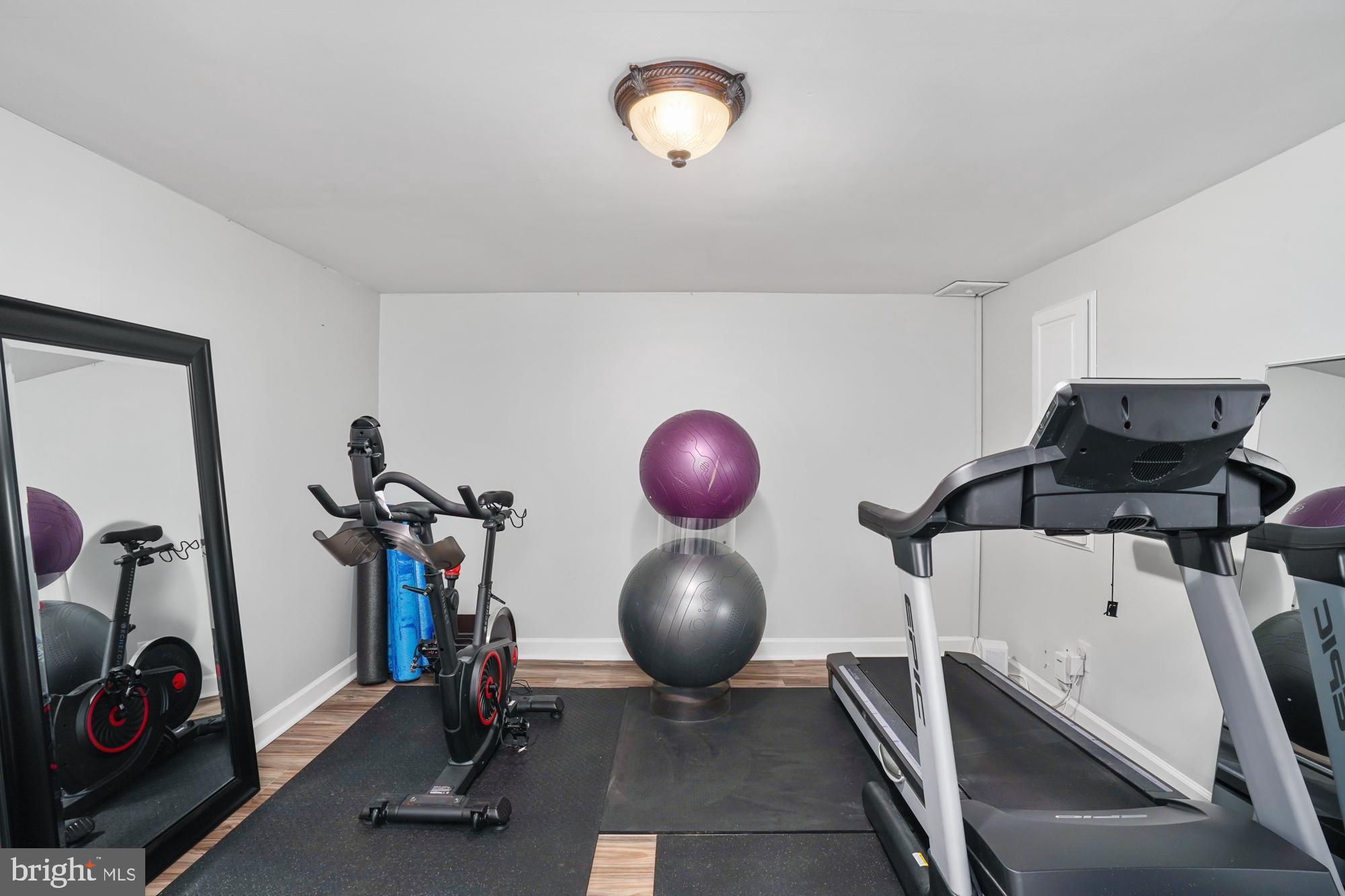 SIGNAL HILL - Residential