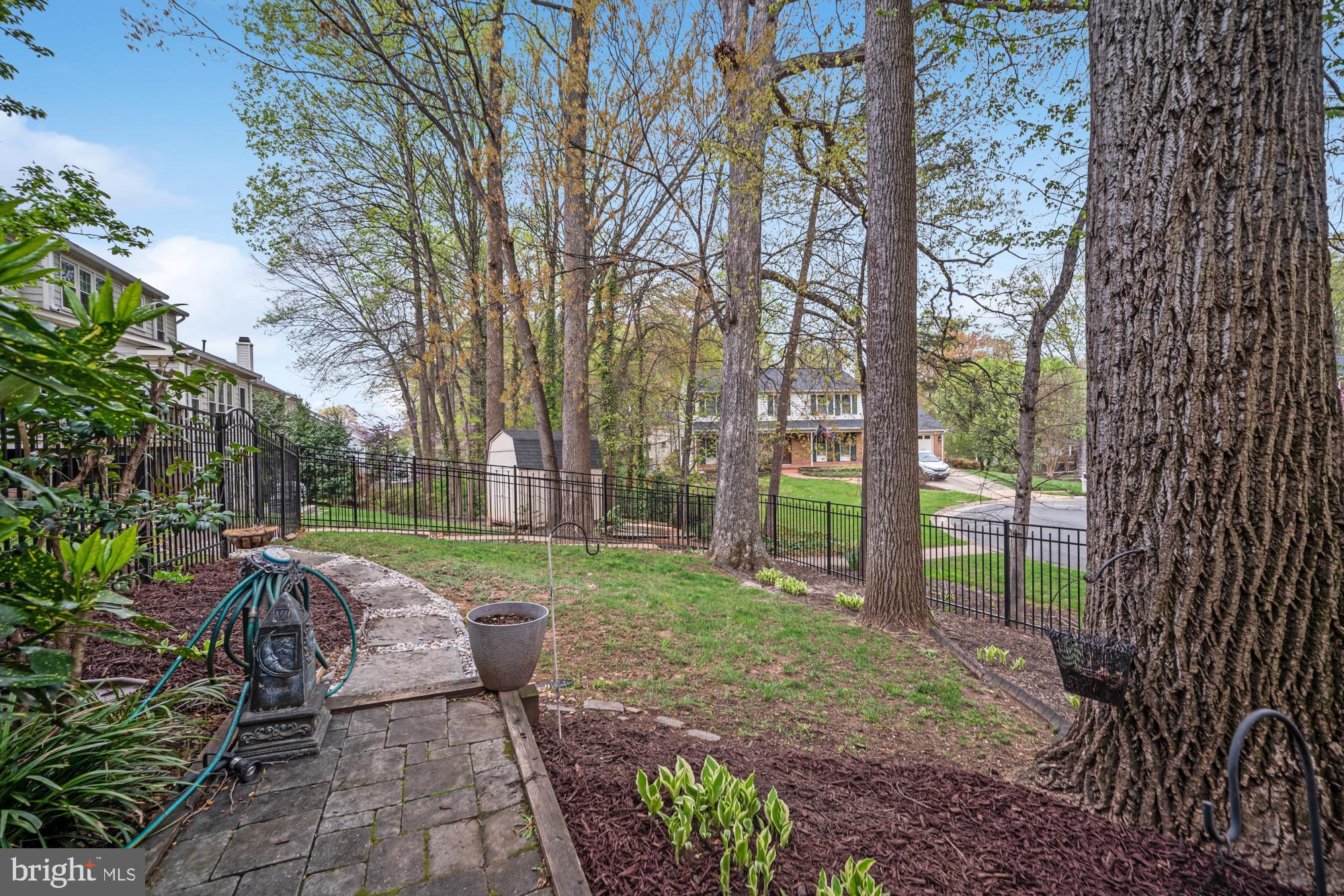 SIGNAL HILL - Residential