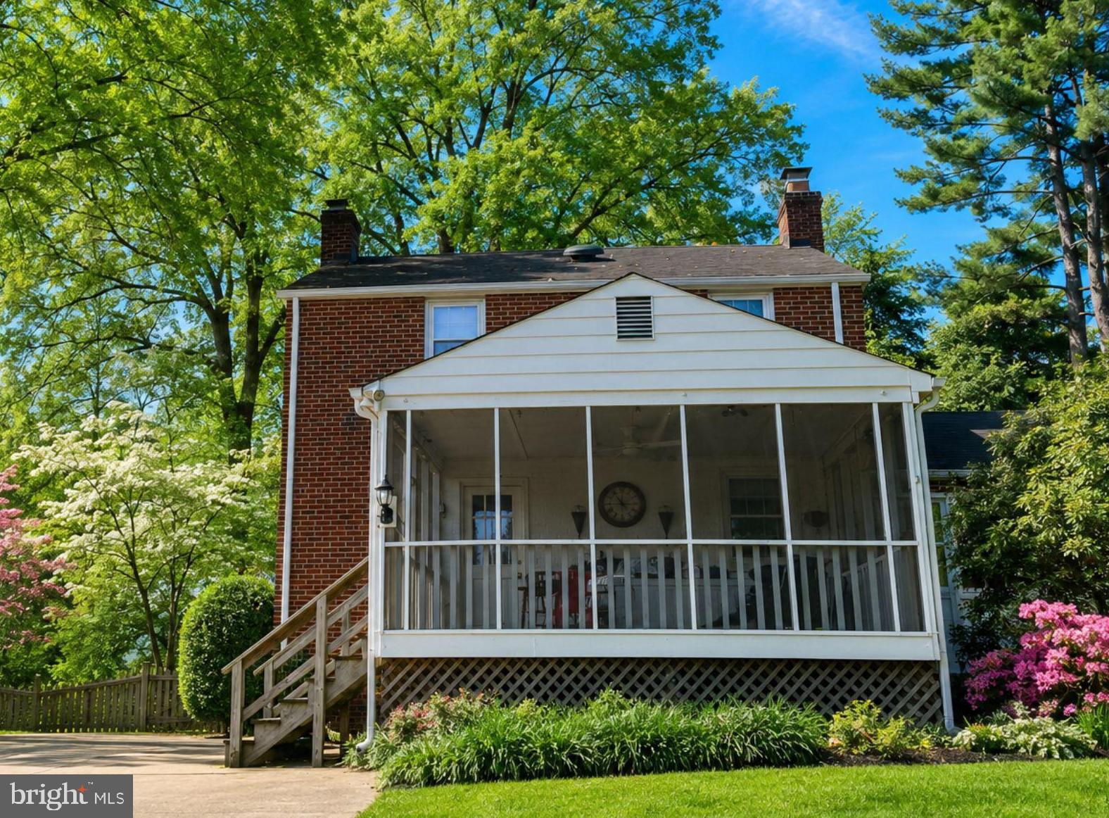 2631 WOODLEY PLACE