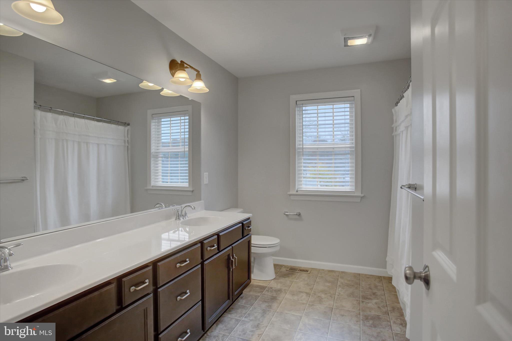 KENDALE OAKS - Residential