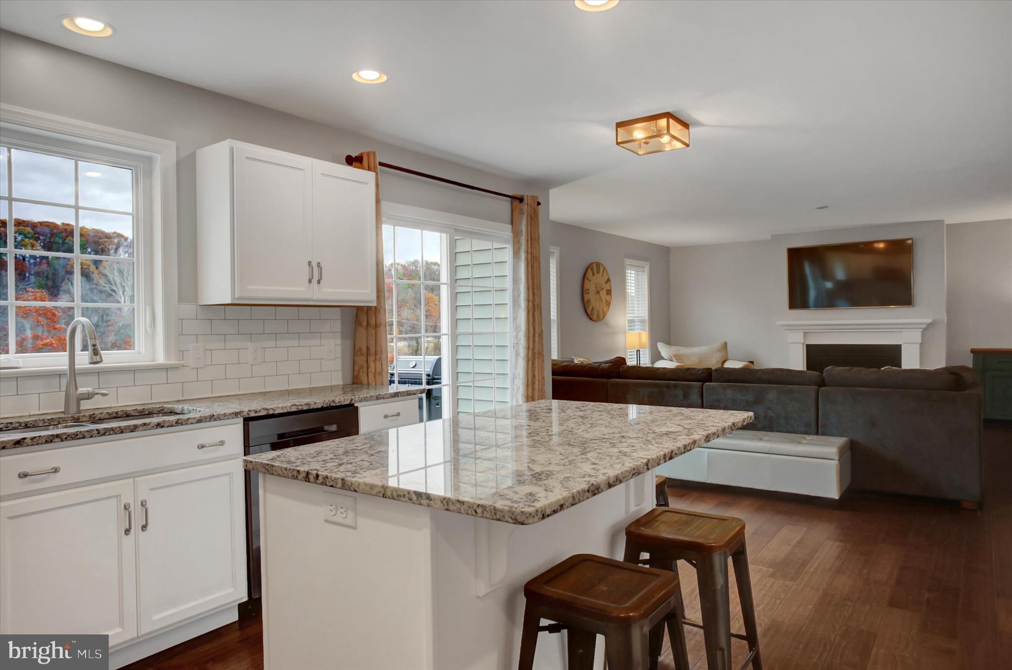 KENDALE OAKS - Residential