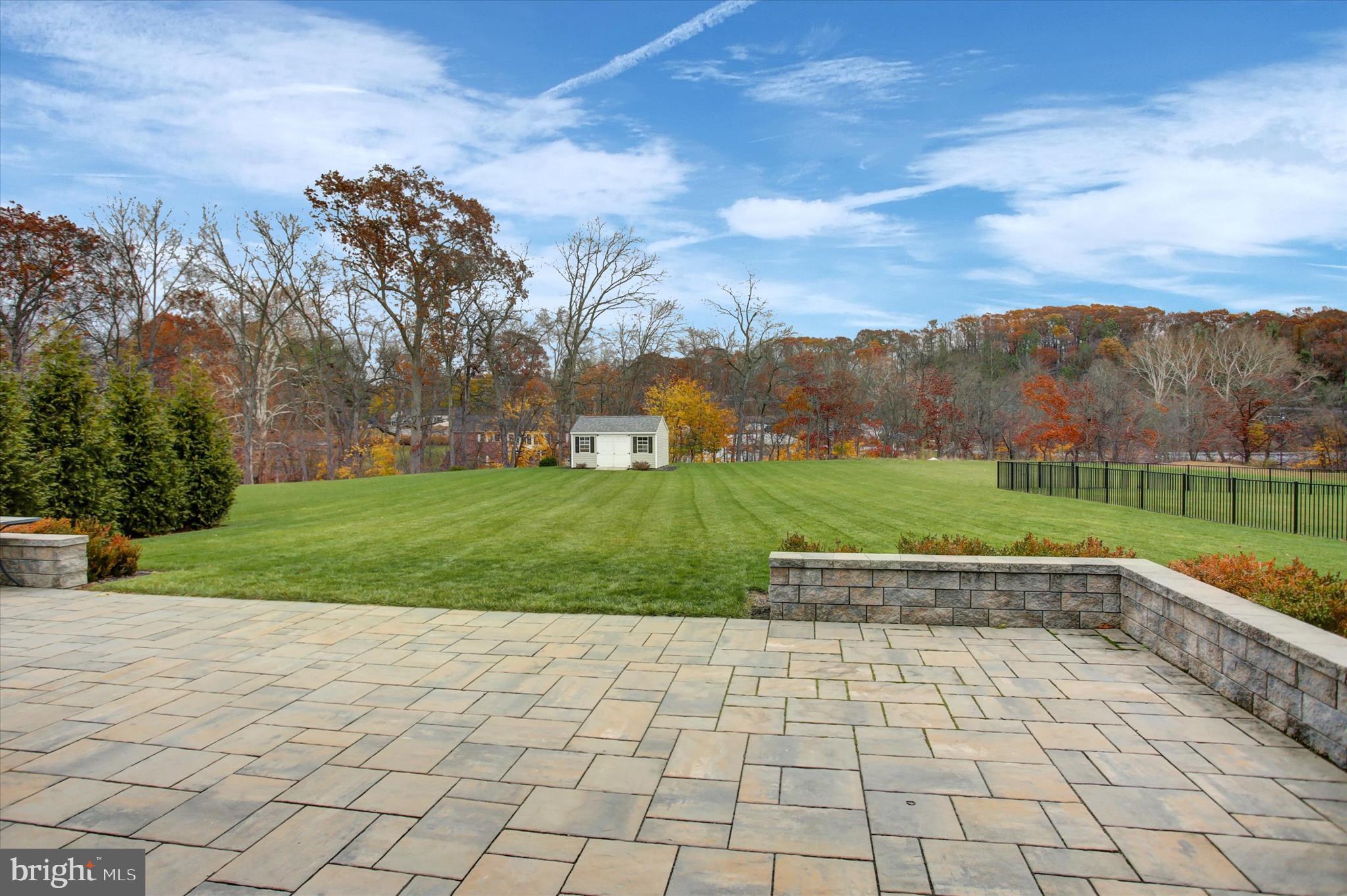 KENDALE OAKS - Residential