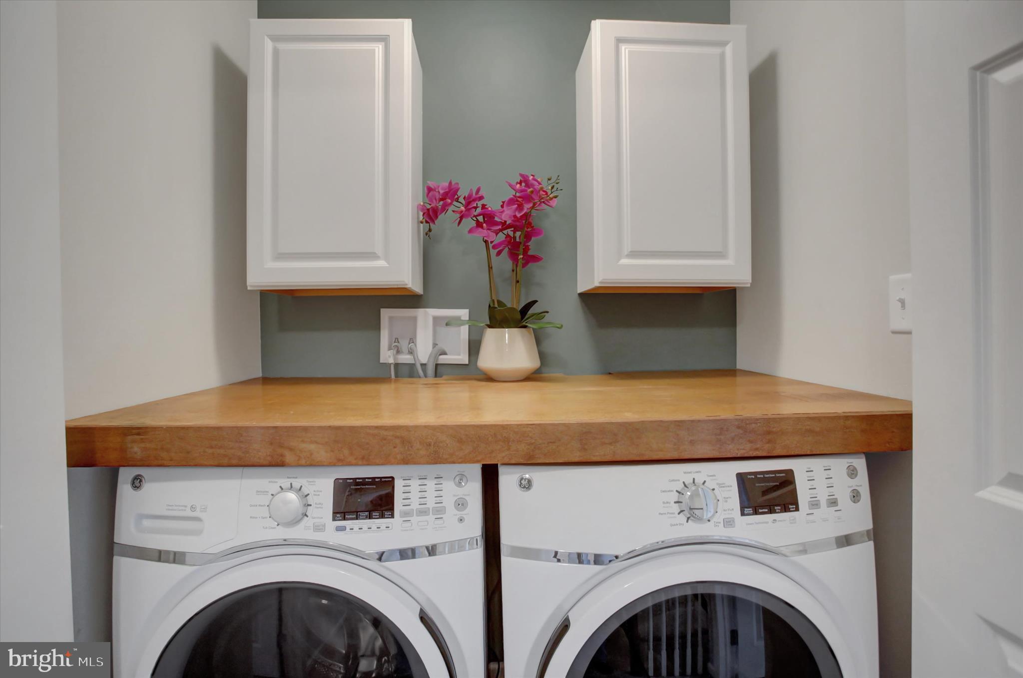 KENDALE OAKS - Residential