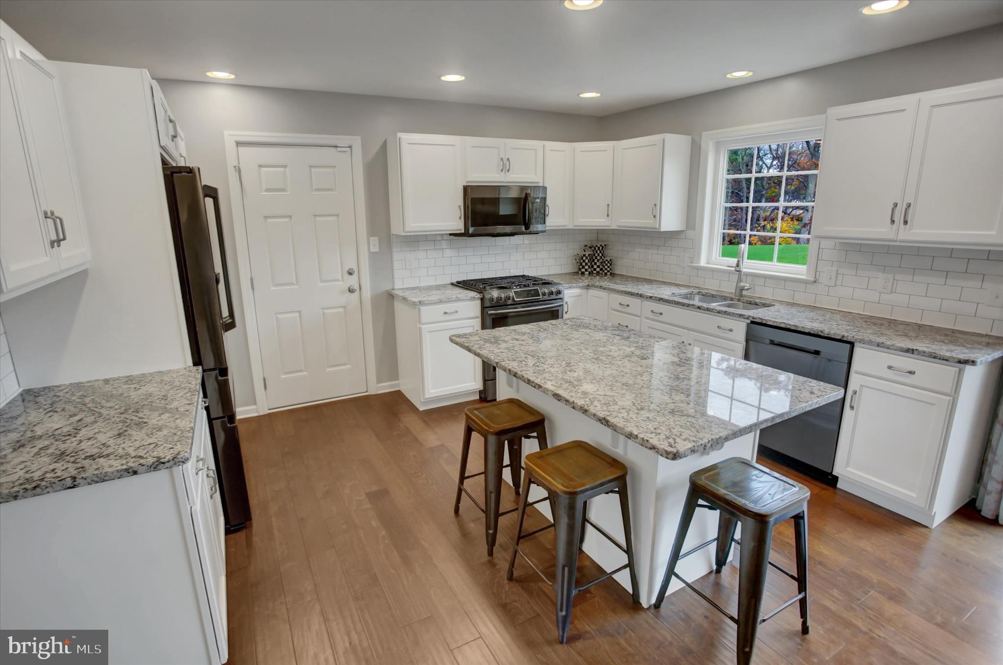 KENDALE OAKS - Residential