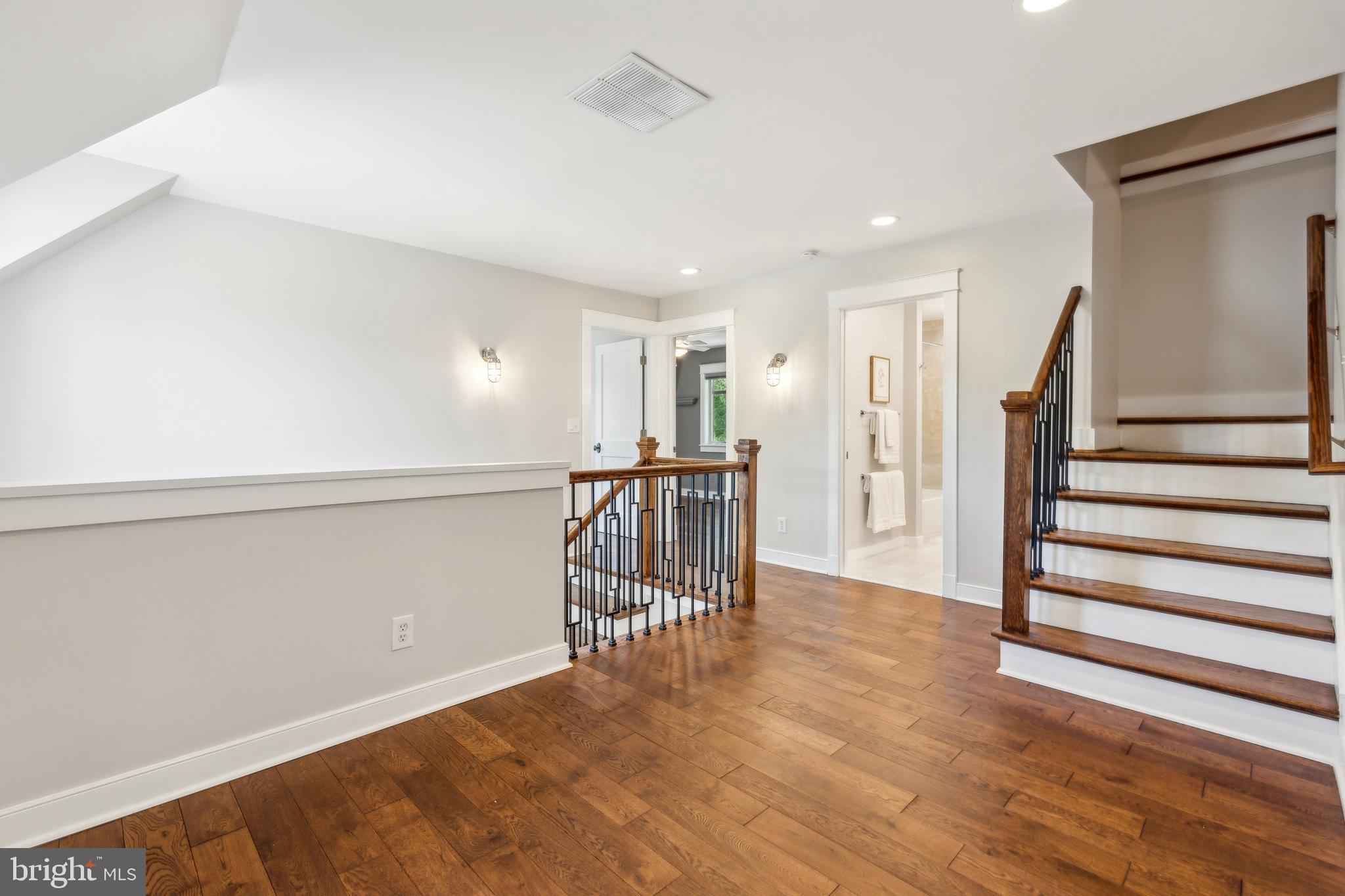 BROYHILL HILLS - Residential