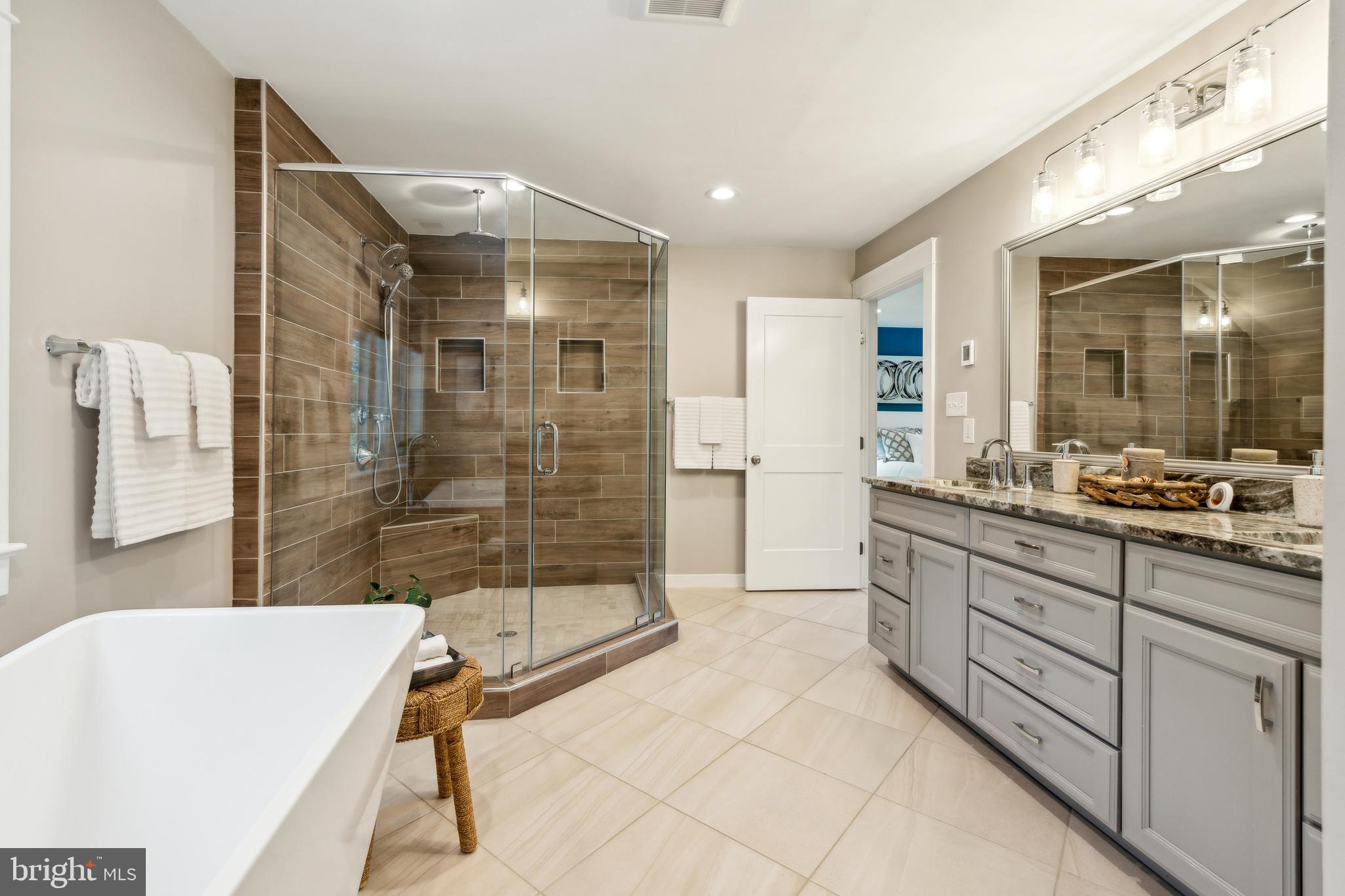 BROYHILL HILLS - Residential