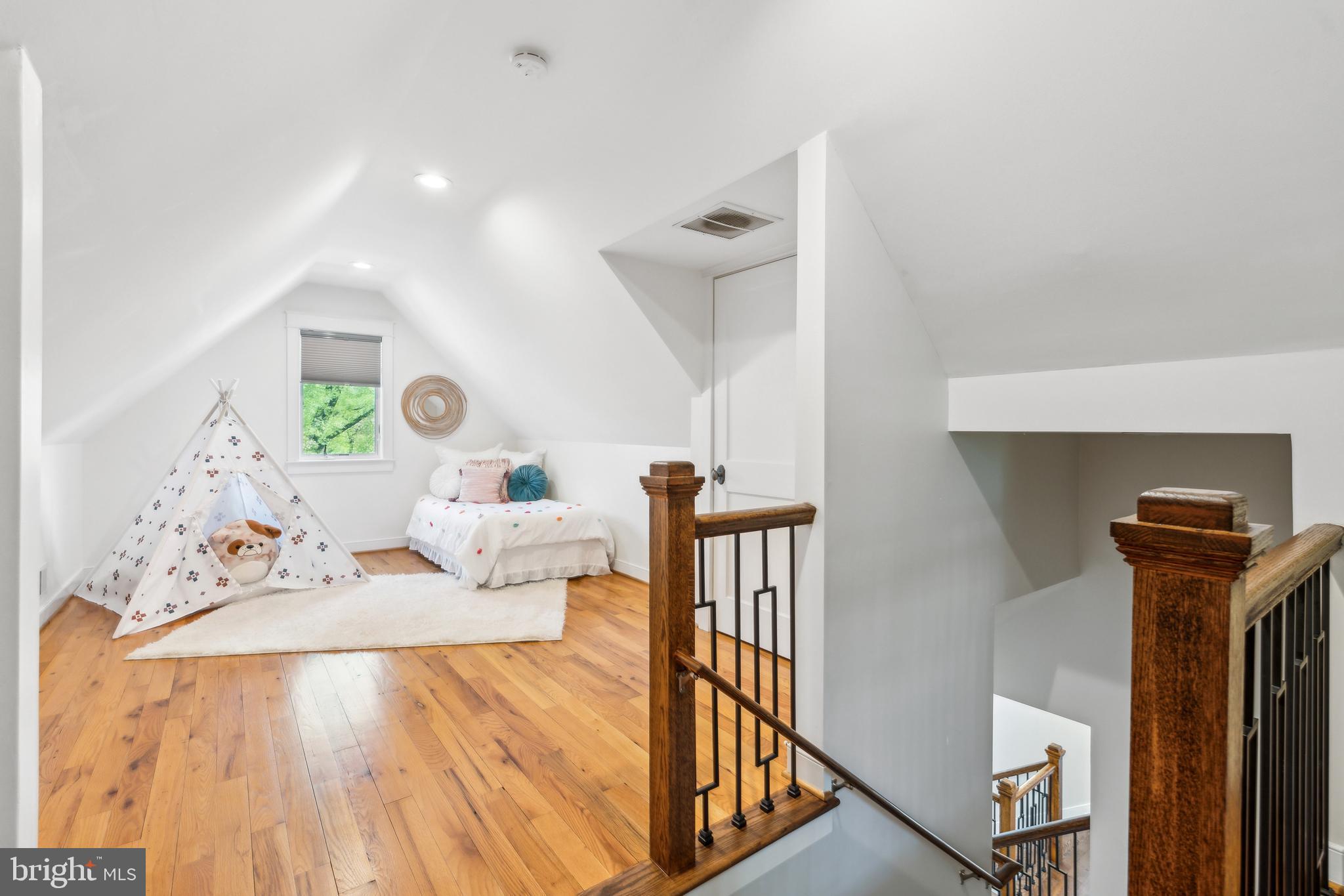 BROYHILL HILLS - Residential