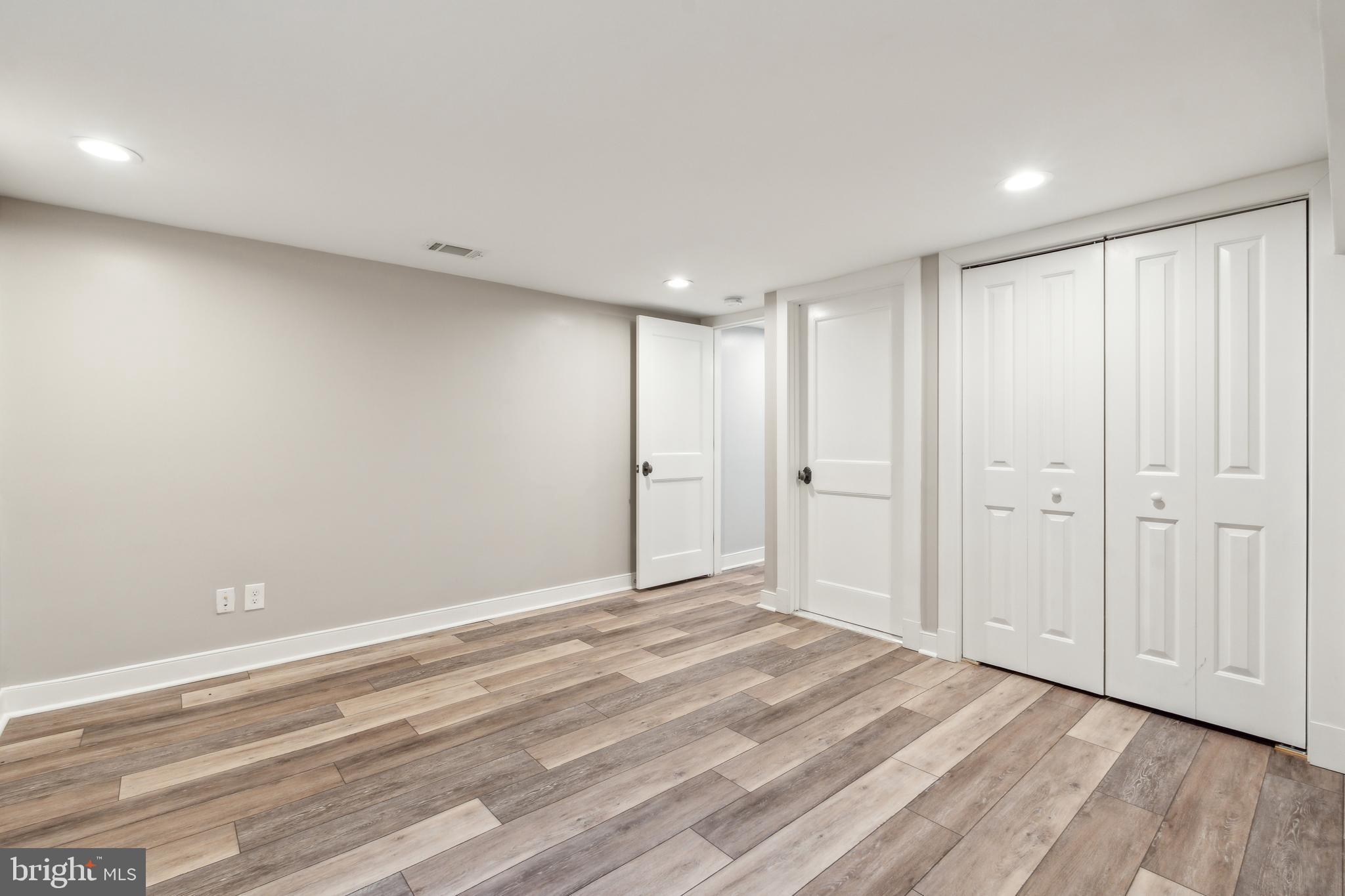 BROYHILL HILLS - Residential