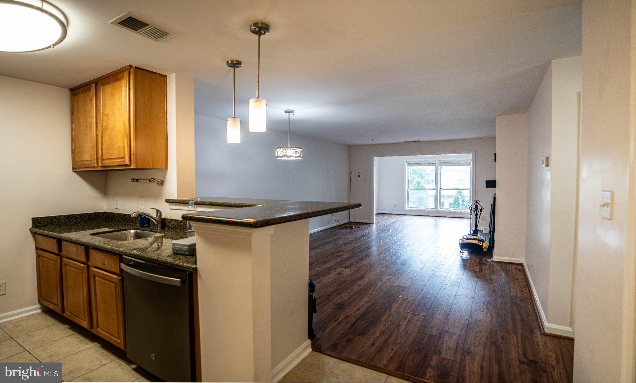 3176 SUMMIT SQUARE DRIVE 4-C5