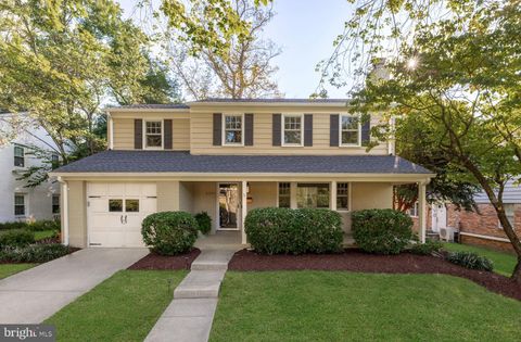 Photo of 6301 Redwing Road, BETHESDA, MD 20817 (MLS # MDMC2198814)