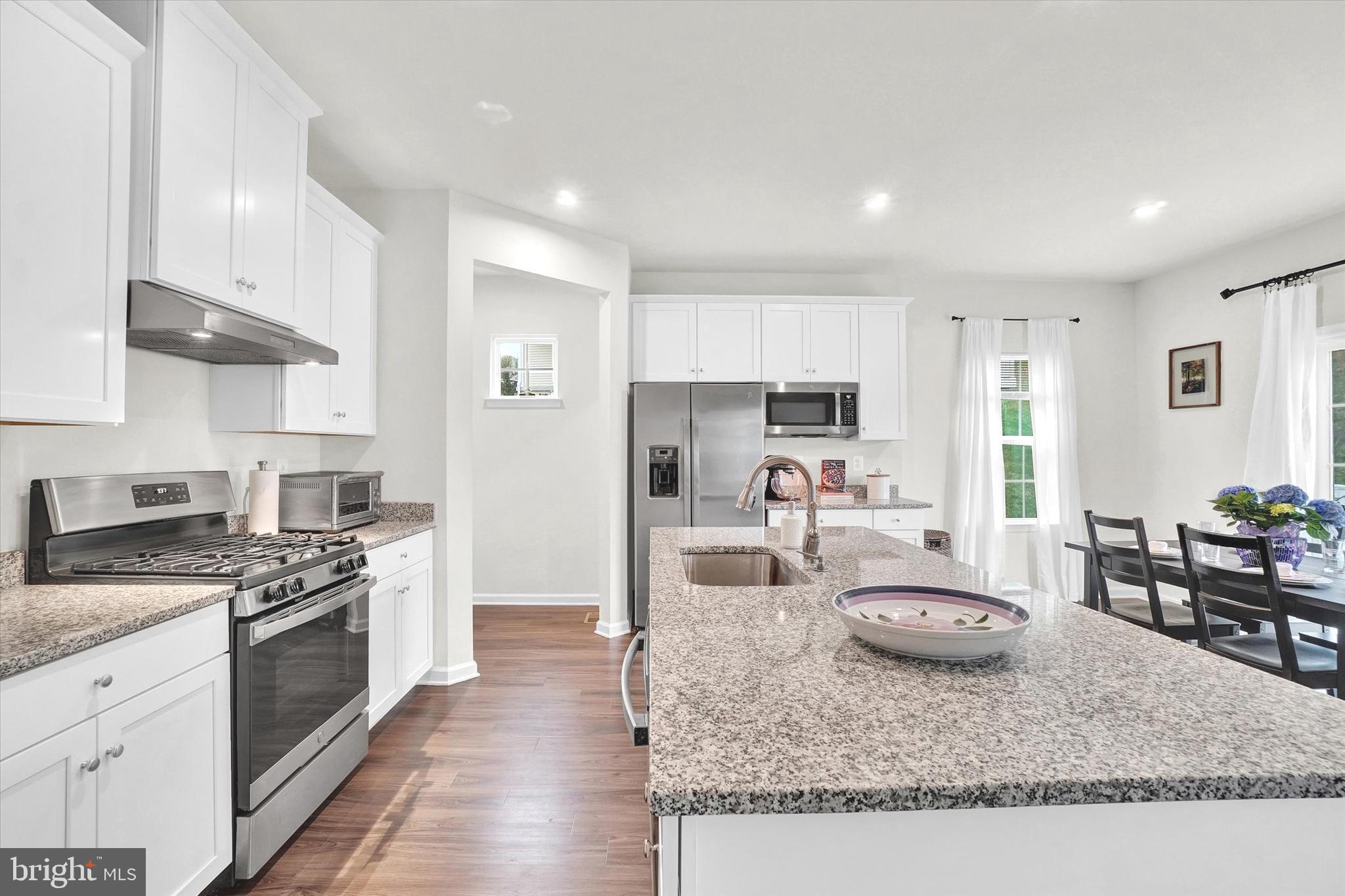 REYNOLD'S OVERLOOK - Residential