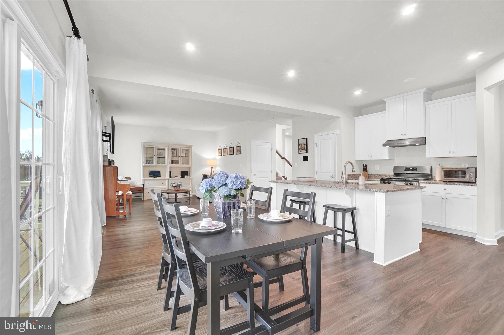 REYNOLD'S OVERLOOK - Residential