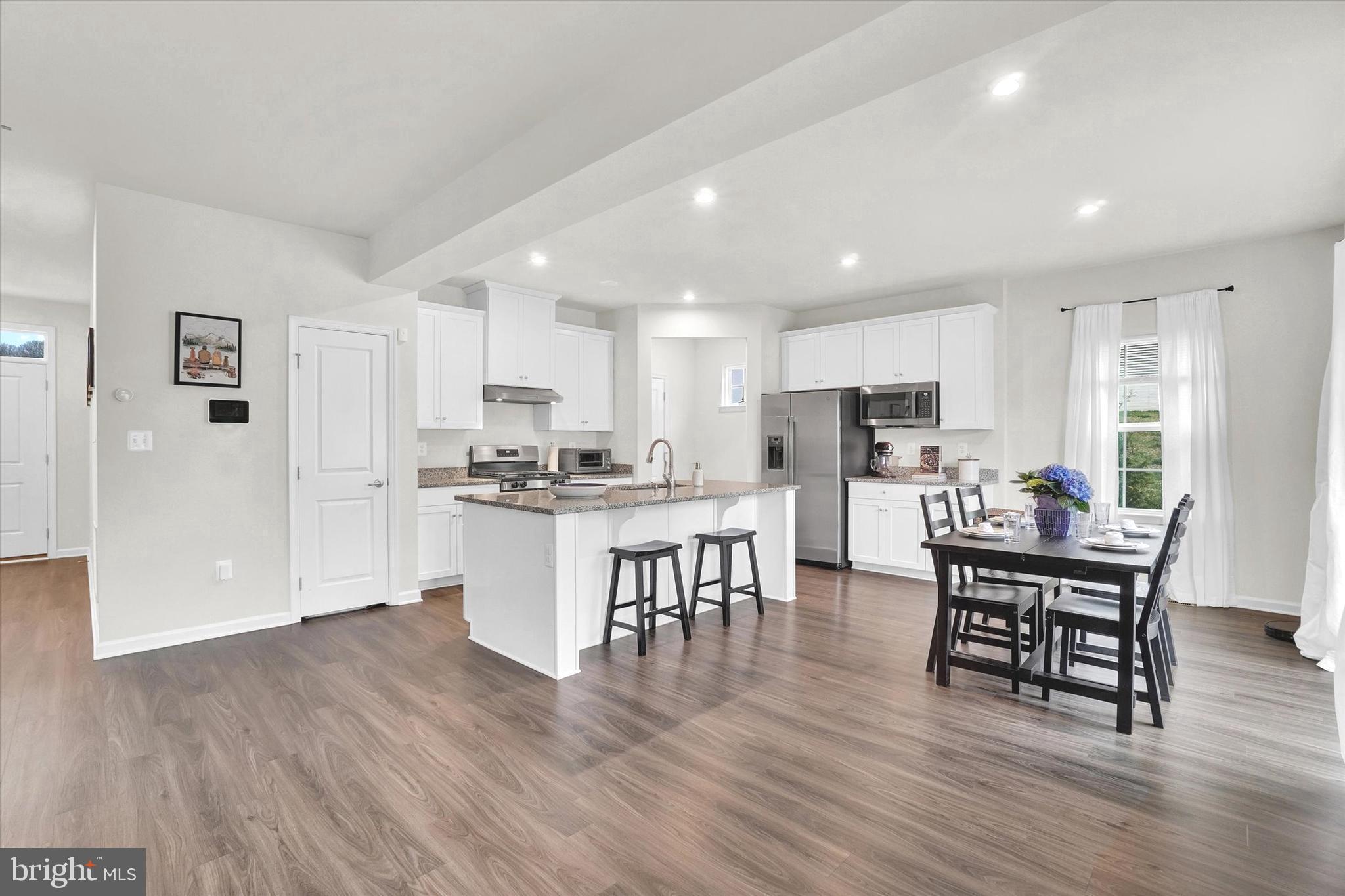 REYNOLD'S OVERLOOK - Residential