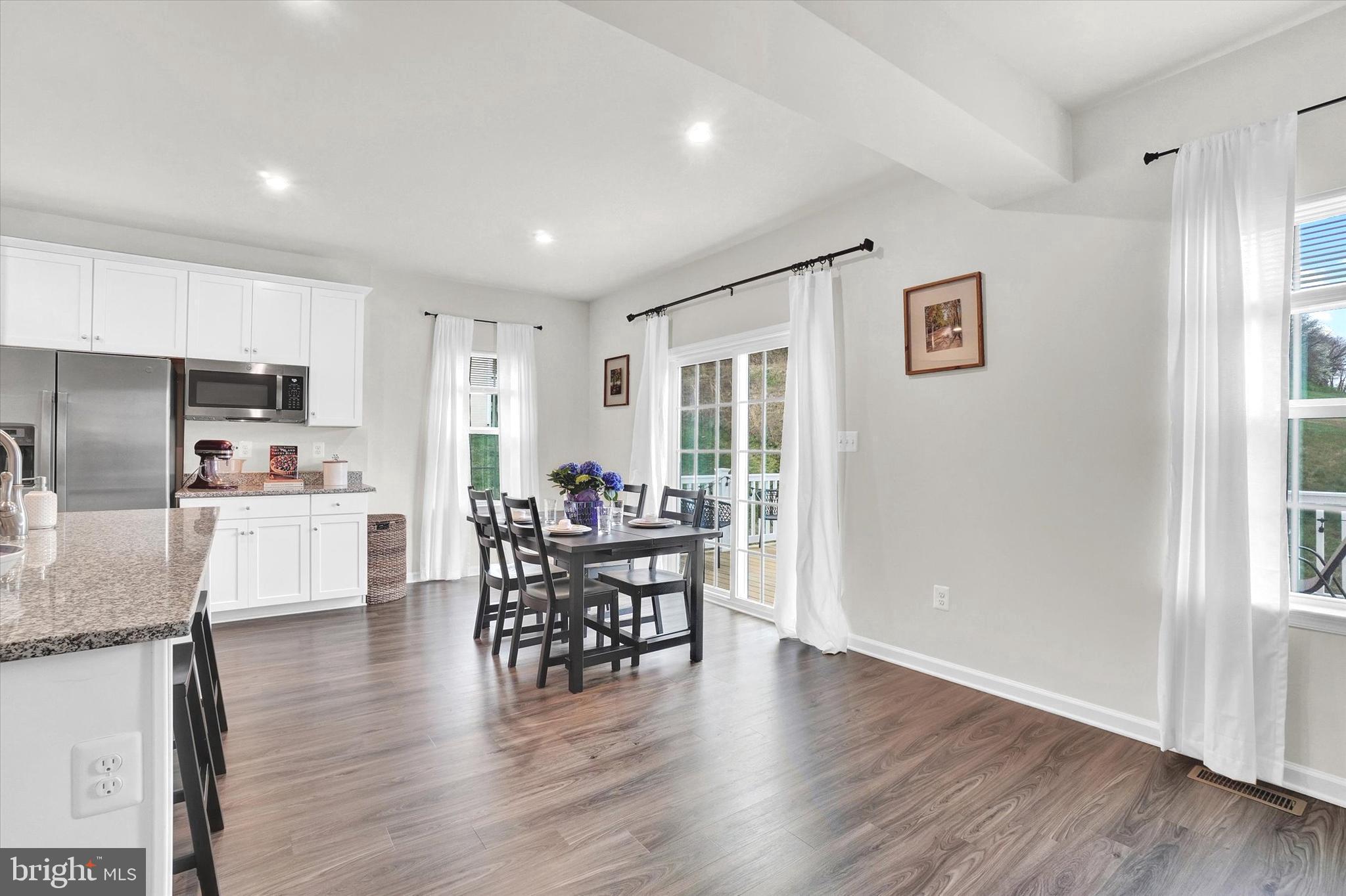 REYNOLD'S OVERLOOK - Residential