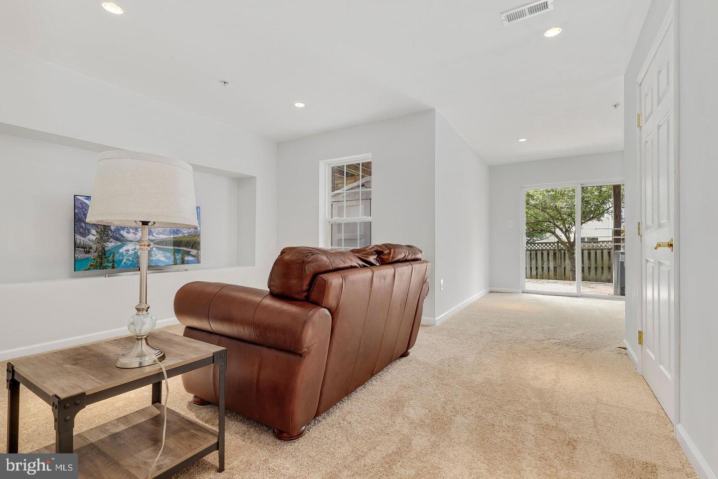 NORTH CROSSING - Residential Lease