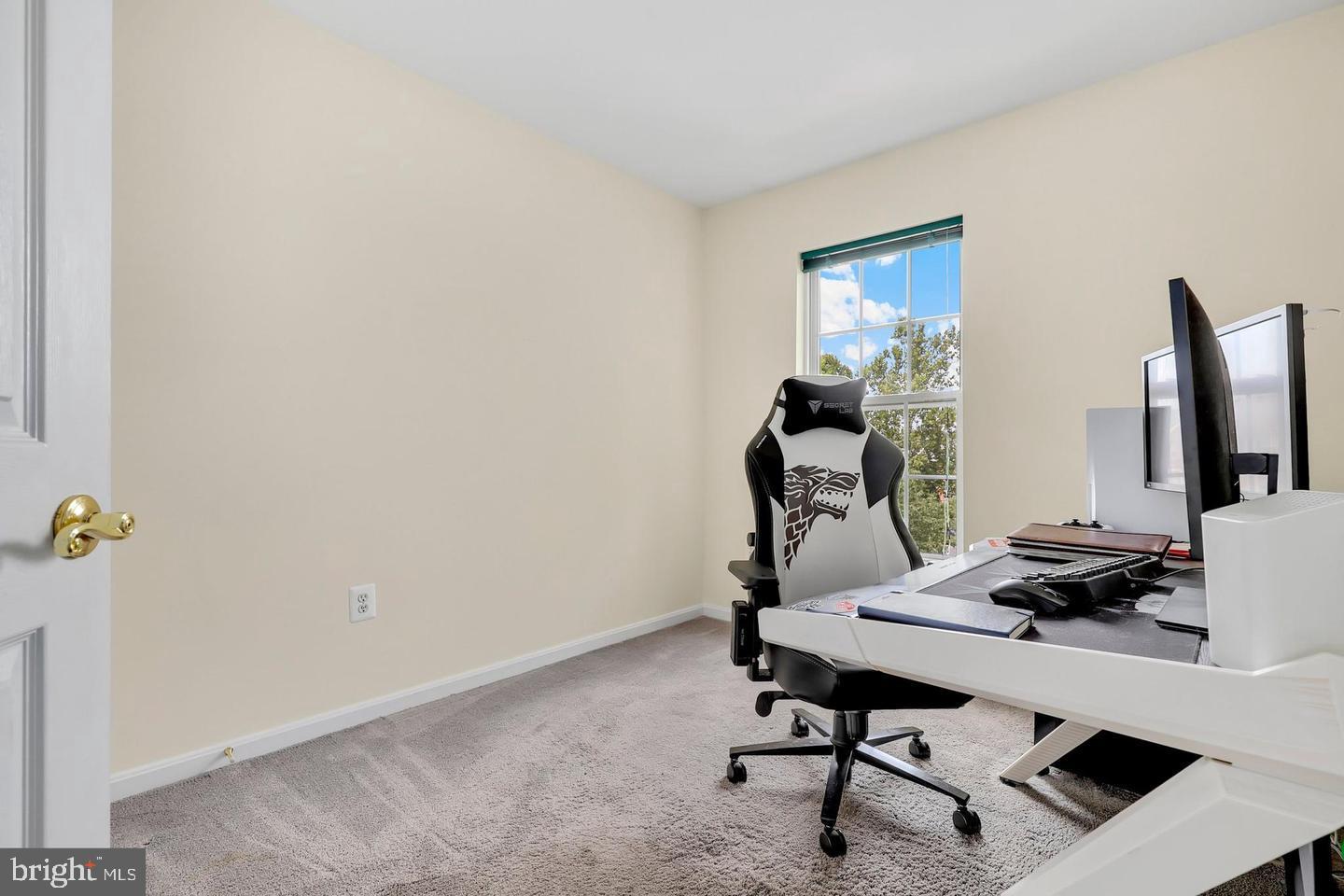 NORTH CROSSING - Residential Lease