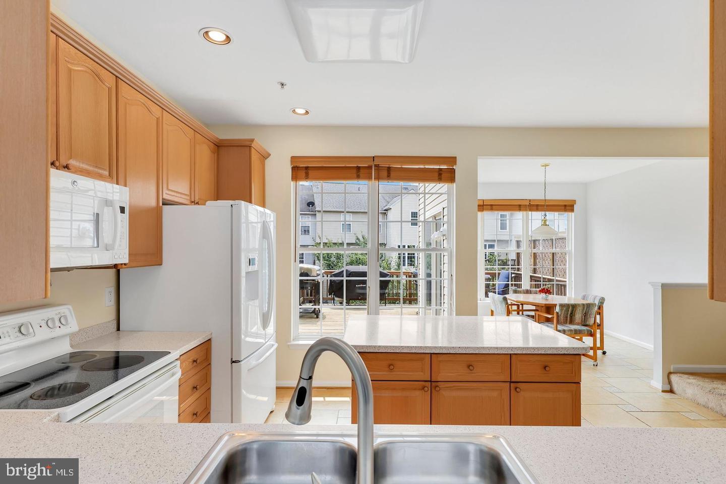 NORTH CROSSING - Residential Lease