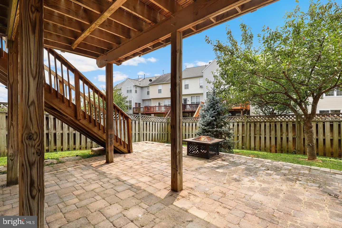 NORTH CROSSING - Residential Lease